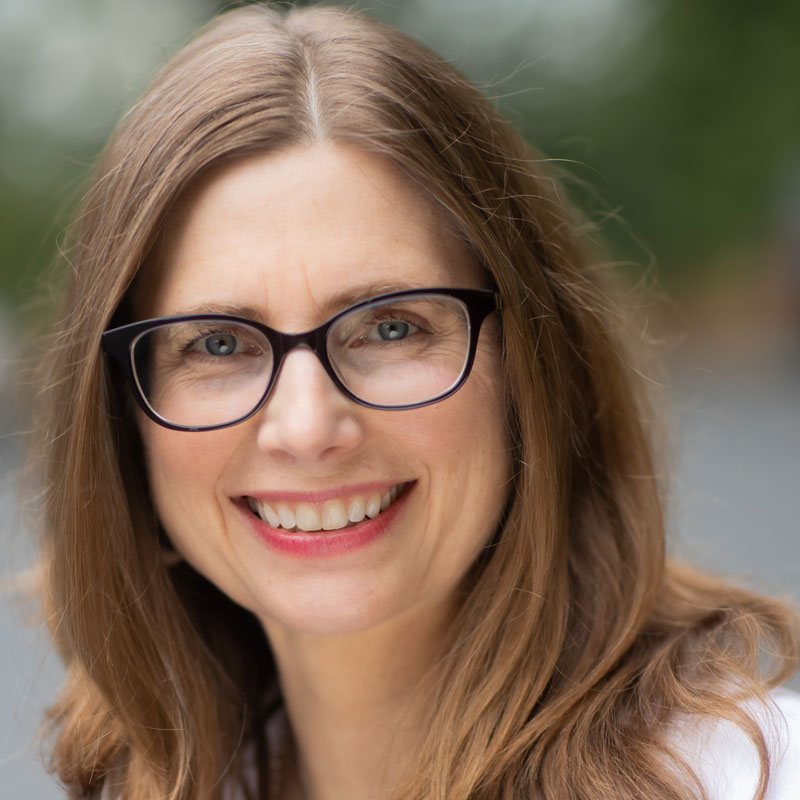 Tracey MacNeill, MPT