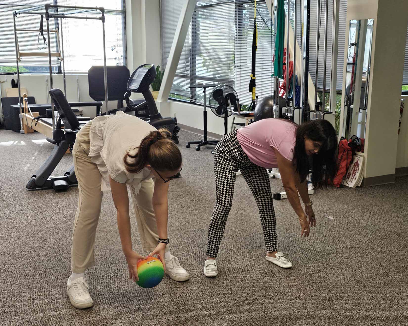 Vestibular-2-opt Divya Negi helps a patient with balance practice